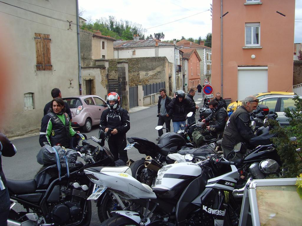 Le Bravard Jumeaux Bagian luar foto