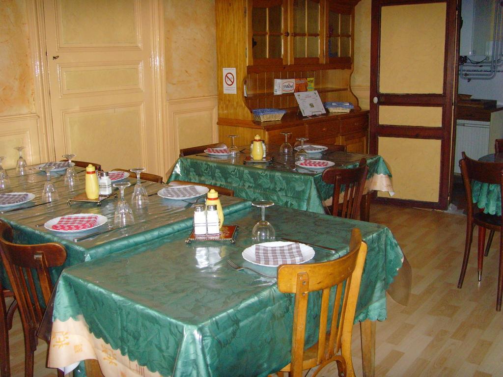 Le Bravard Jumeaux Bagian luar foto