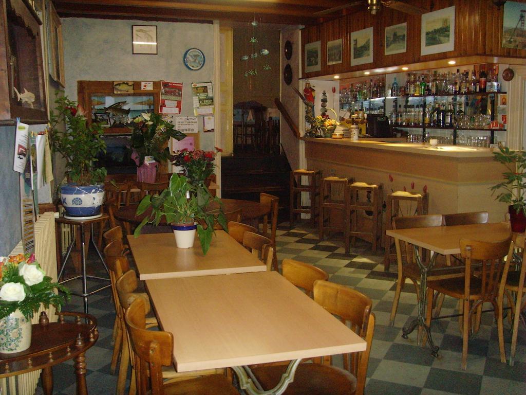 Le Bravard Jumeaux Bagian luar foto