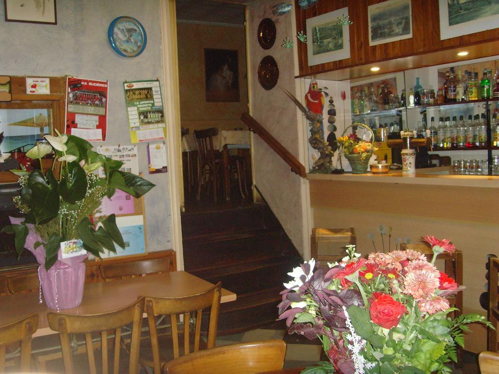 Le Bravard Jumeaux Bagian luar foto